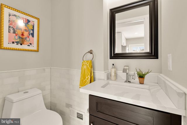 2228 KEARNY ST NE, Washington, DC 20018