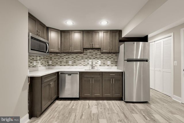 2228 KEARNY ST NE, Washington, DC 20018