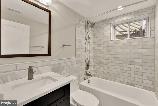 2228 KEARNY ST NE, Washington, DC 20018