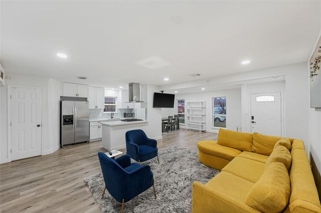 9618 Glenwood Forest Drive, Houston, TX 77078