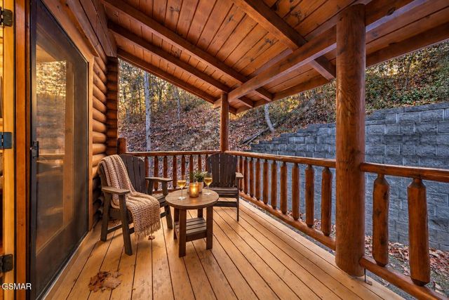 3221 Smoky Ridge Way, Sevierville, TN 37862