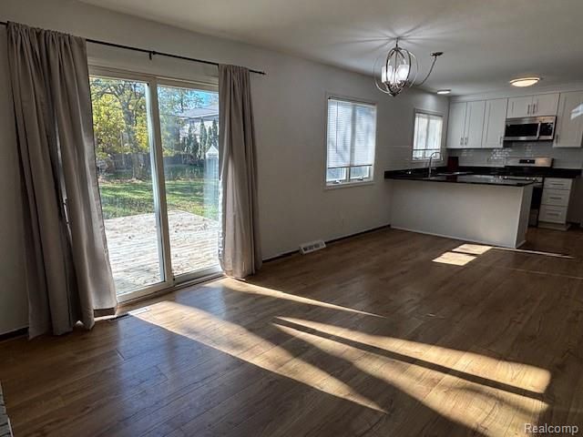 2145 Lakeshire Drive, West Bloomfield, MI 48323