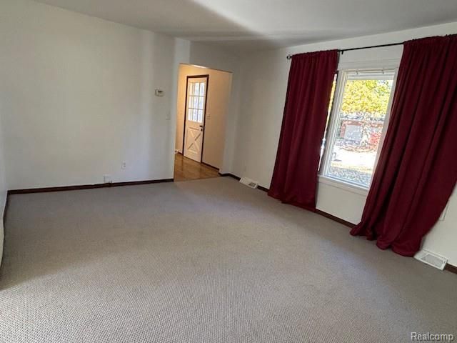 2145 Lakeshire Drive, West Bloomfield, MI 48323