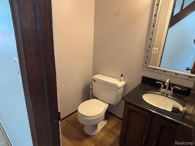 2145 Lakeshire Drive, West Bloomfield, MI 48323