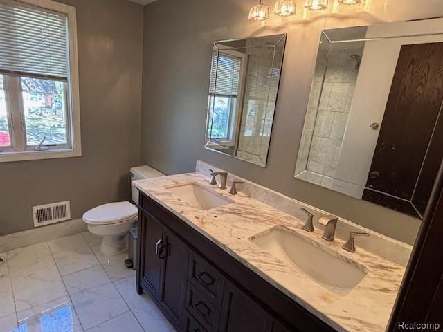 2145 Lakeshire Drive, West Bloomfield, MI 48323