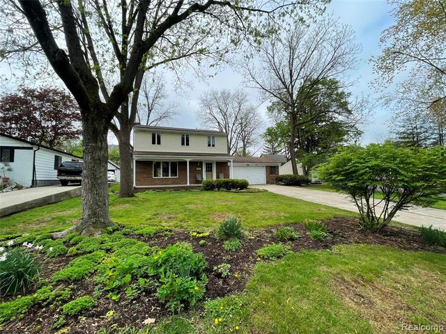 2145 Lakeshire Drive, West Bloomfield, MI 48323