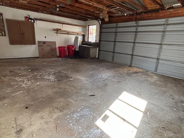 2145 Lakeshire Drive, West Bloomfield, MI 48323