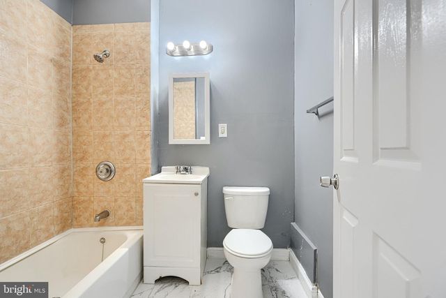 702 KENWOOD AVE, Baltimore, MD 21205