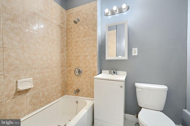 702 KENWOOD AVE, Baltimore, MD 21205