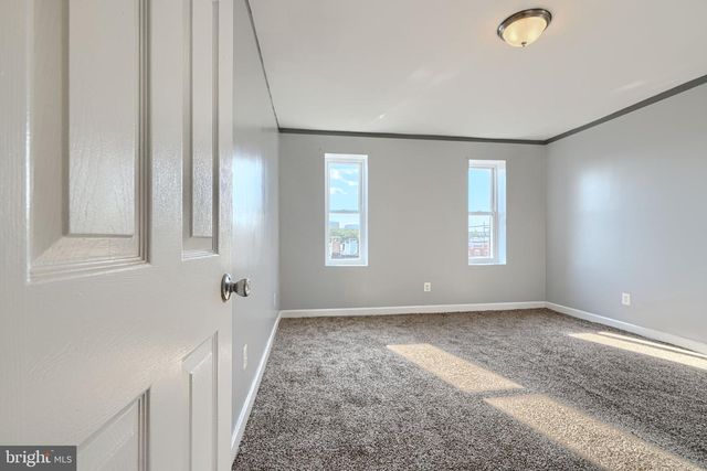 702 KENWOOD AVE, Baltimore, MD 21205