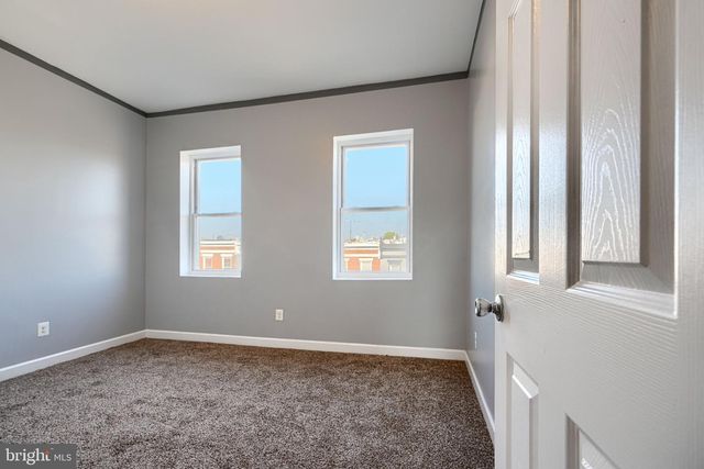 702 KENWOOD AVE, Baltimore, MD 21205