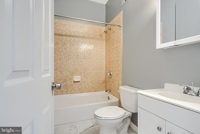702 KENWOOD AVE, Baltimore, MD 21205