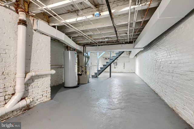 702 KENWOOD AVE, Baltimore, MD 21205