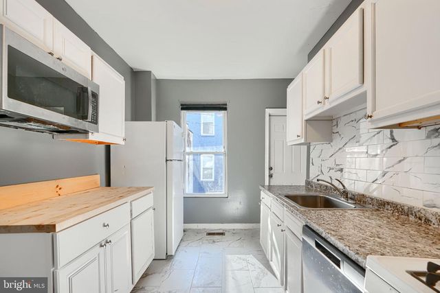 702 KENWOOD AVE, Baltimore, MD 21205