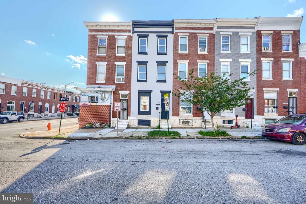 702 KENWOOD AVE, Baltimore, MD 21205