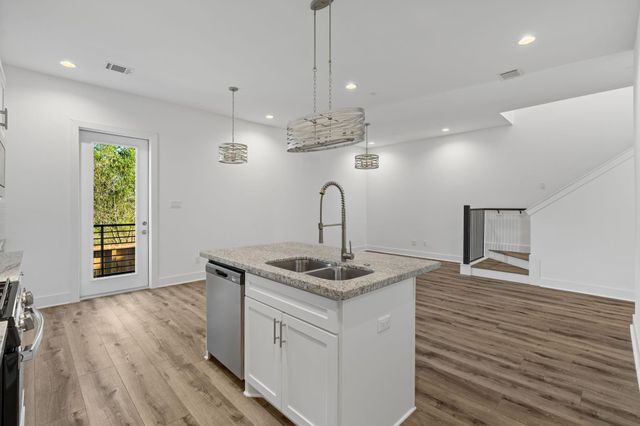 5608 Savyon Drive, Houston, TX 77091