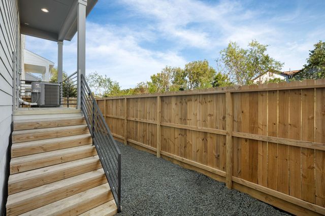 5608 Savyon Drive, Houston, TX 77091