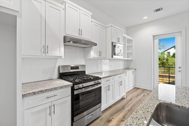 5608 Savyon Drive, Houston, TX 77091