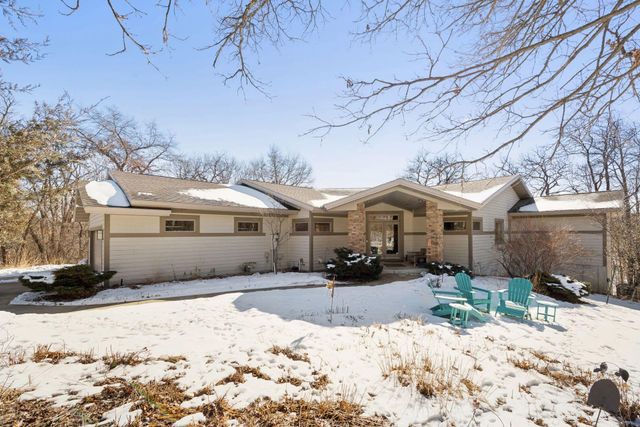 6952 Oakmere Lane NW, Rochester, MN 55901