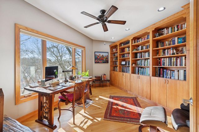 6952 Oakmere Lane NW, Rochester, MN 55901