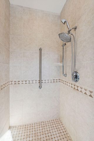 6952 Oakmere Lane NW, Rochester, MN 55901