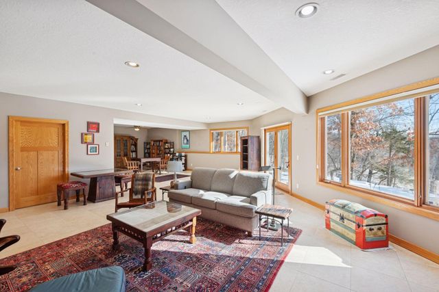 6952 Oakmere Lane NW, Rochester, MN 55901