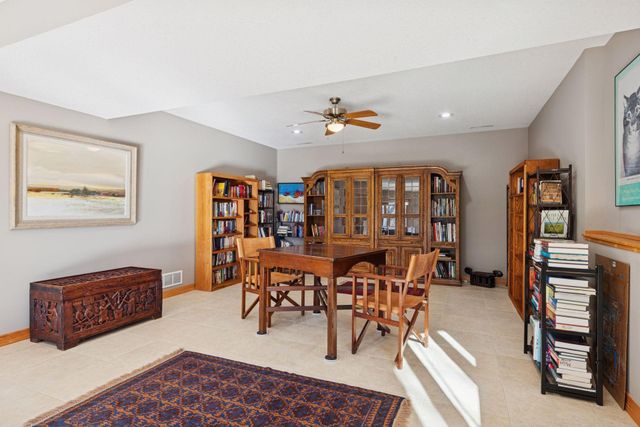 6952 Oakmere Lane NW, Rochester, MN 55901