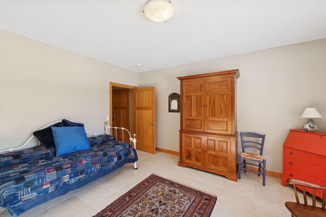 6952 Oakmere Lane NW, Rochester, MN 55901