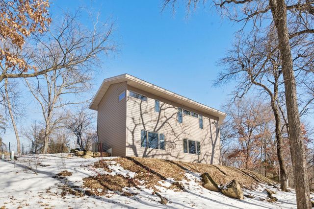 6952 Oakmere Lane NW, Rochester, MN 55901