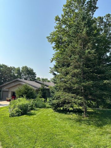 6952 Oakmere Lane NW, Rochester, MN 55901