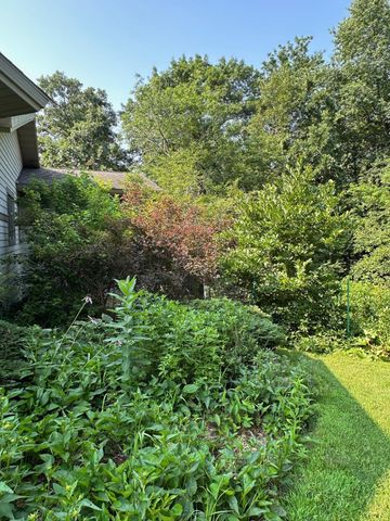 6952 Oakmere Lane NW, Rochester, MN 55901