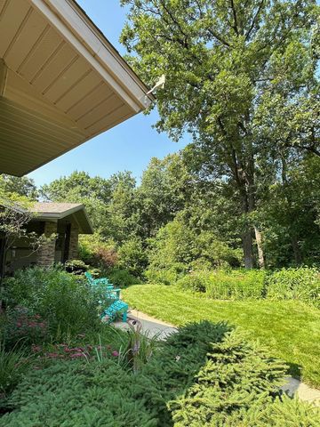 6952 Oakmere Lane NW, Rochester, MN 55901