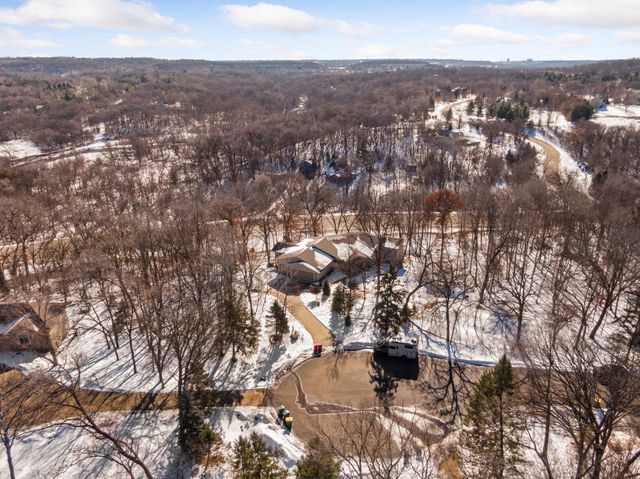 6952 Oakmere Lane NW, Rochester, MN 55901