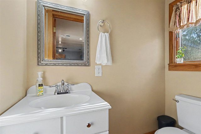 9990 N 16th Street, Plainwell, MI 49080