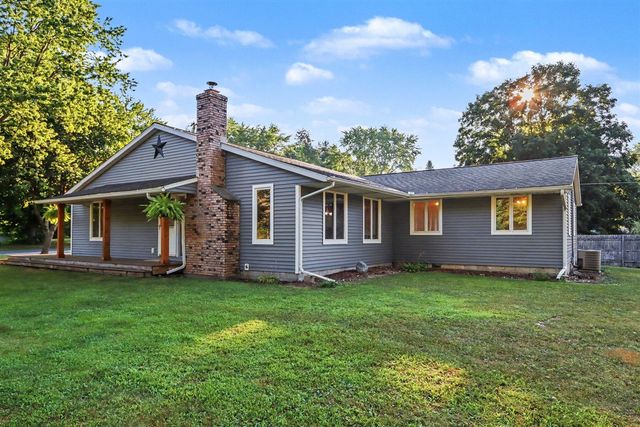 9990 N 16th Street, Plainwell, MI 49080