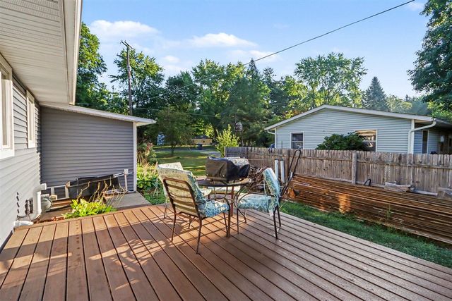 9990 N 16th Street, Plainwell, MI 49080