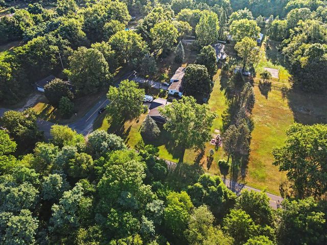 9990 N 16th Street, Plainwell, MI 49080