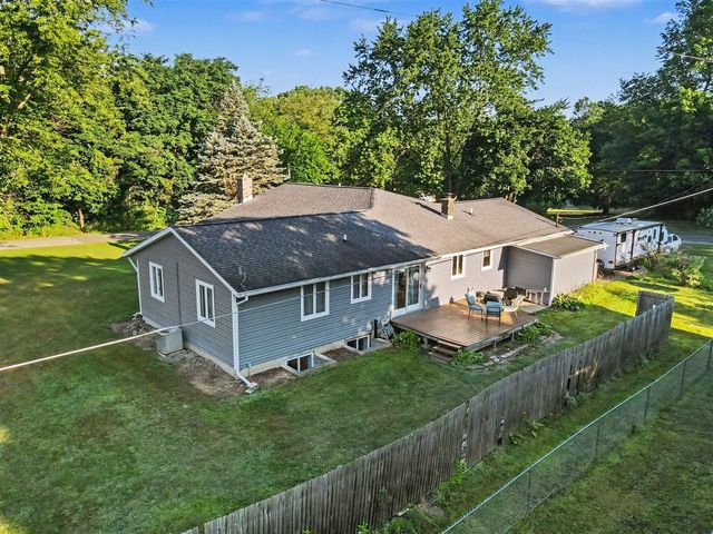 9990 N 16th Street, Plainwell, MI 49080