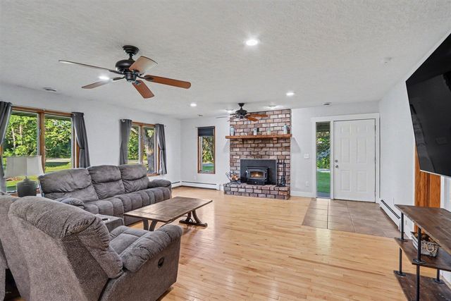 9990 N 16th Street, Plainwell, MI 49080