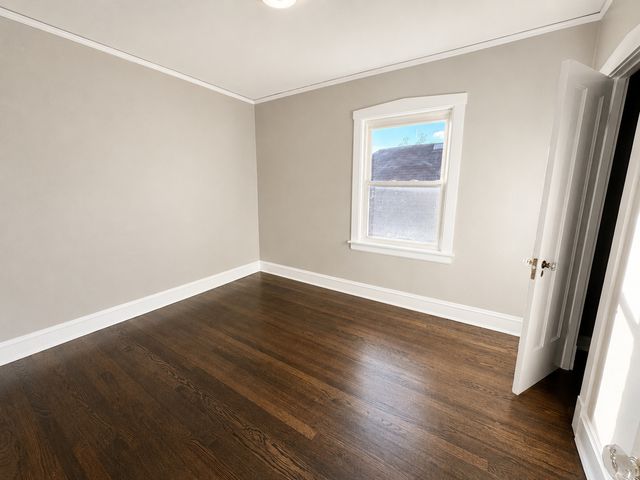 5449 W Melrose Street, Chicago, IL 60641