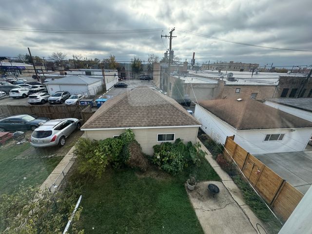 5449 W Melrose Street, Chicago, IL 60641