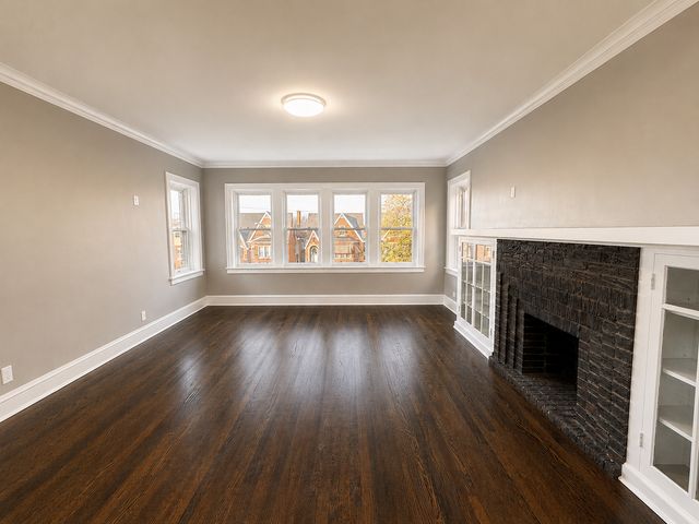 5449 W Melrose Street, Chicago, IL 60641
