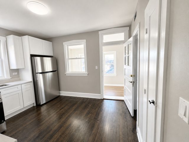 5449 W Melrose Street, Chicago, IL 60641