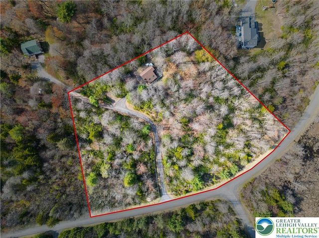 112 Crazy Horse Court, Tobyhanna Twp, PA 18334