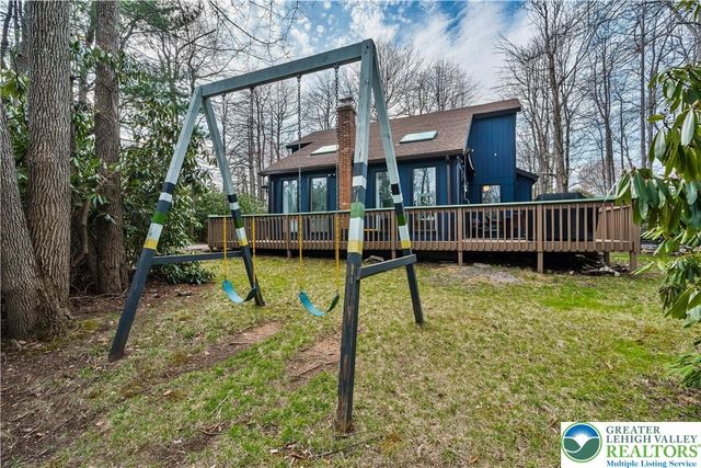 112 Crazy Horse Court, Tobyhanna Twp, PA 18334