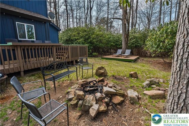 112 Crazy Horse Court, Tobyhanna Twp, PA 18334