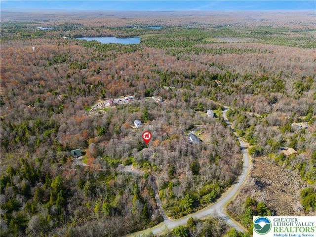 112 Crazy Horse Court, Tobyhanna Twp, PA 18334