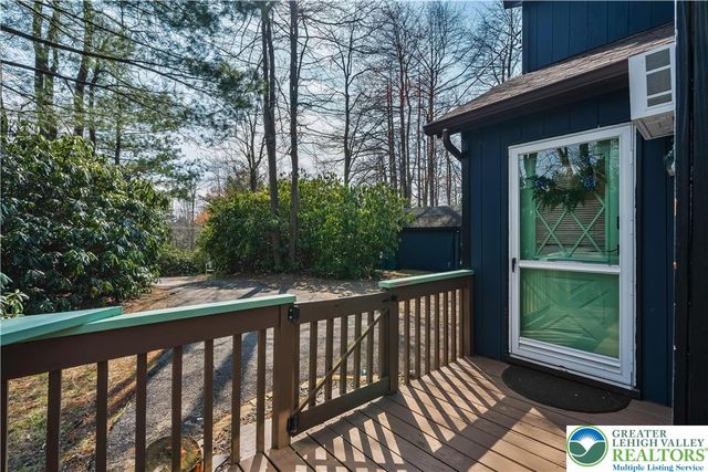 112 Crazy Horse Court, Tobyhanna Twp, PA 18334
