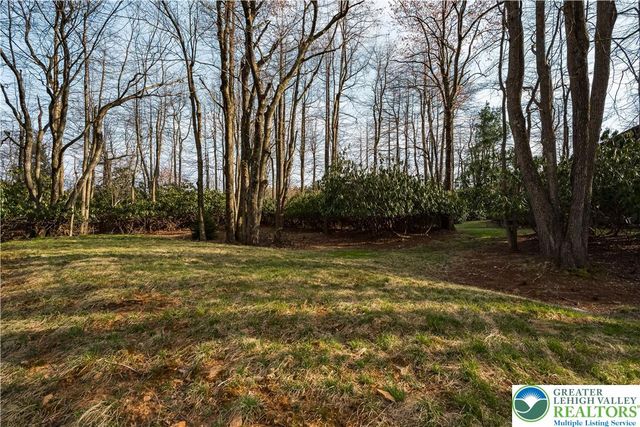 112 Crazy Horse Court, Tobyhanna Twp, PA 18334