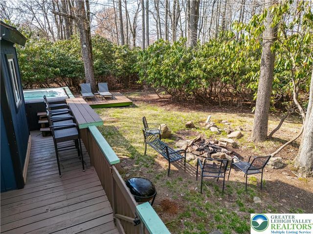 112 Crazy Horse Court, Tobyhanna Twp, PA 18334
